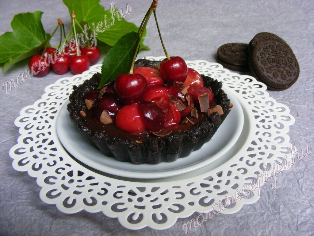 Cseresznyés-csokis mini pite sütés nélkül
