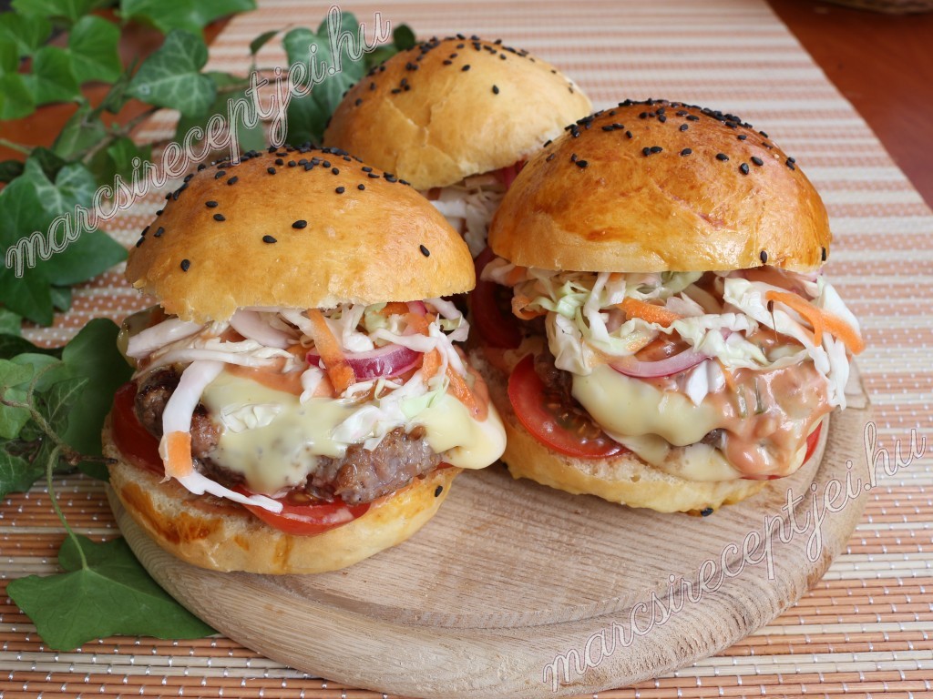 Duplasajtos marha burger