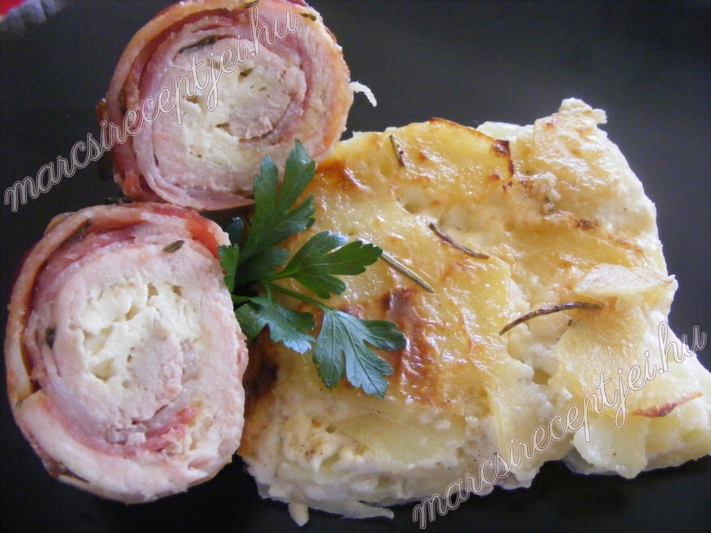 Baconbe tekert rozmaringos fetás csirkemell