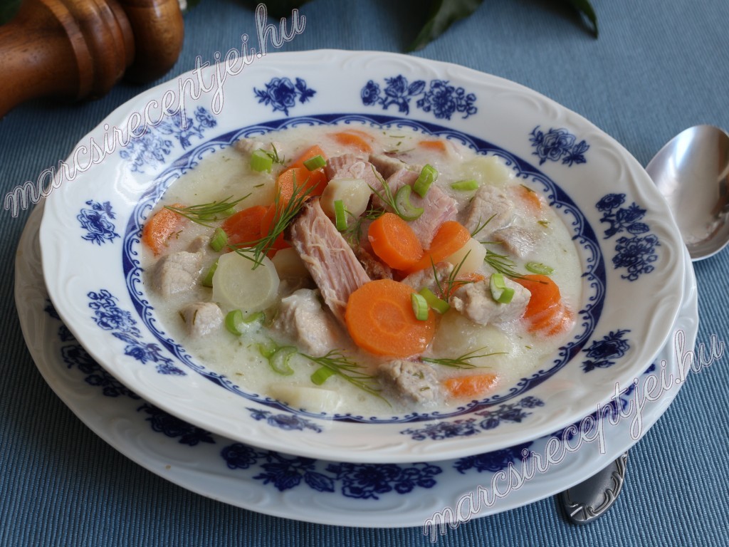 Kapros sertésraguleves sonkalével