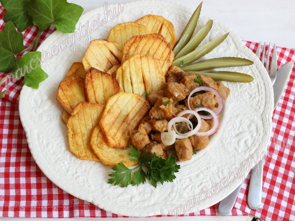 Fokhagymás aprópecsenye csíkos krumplival